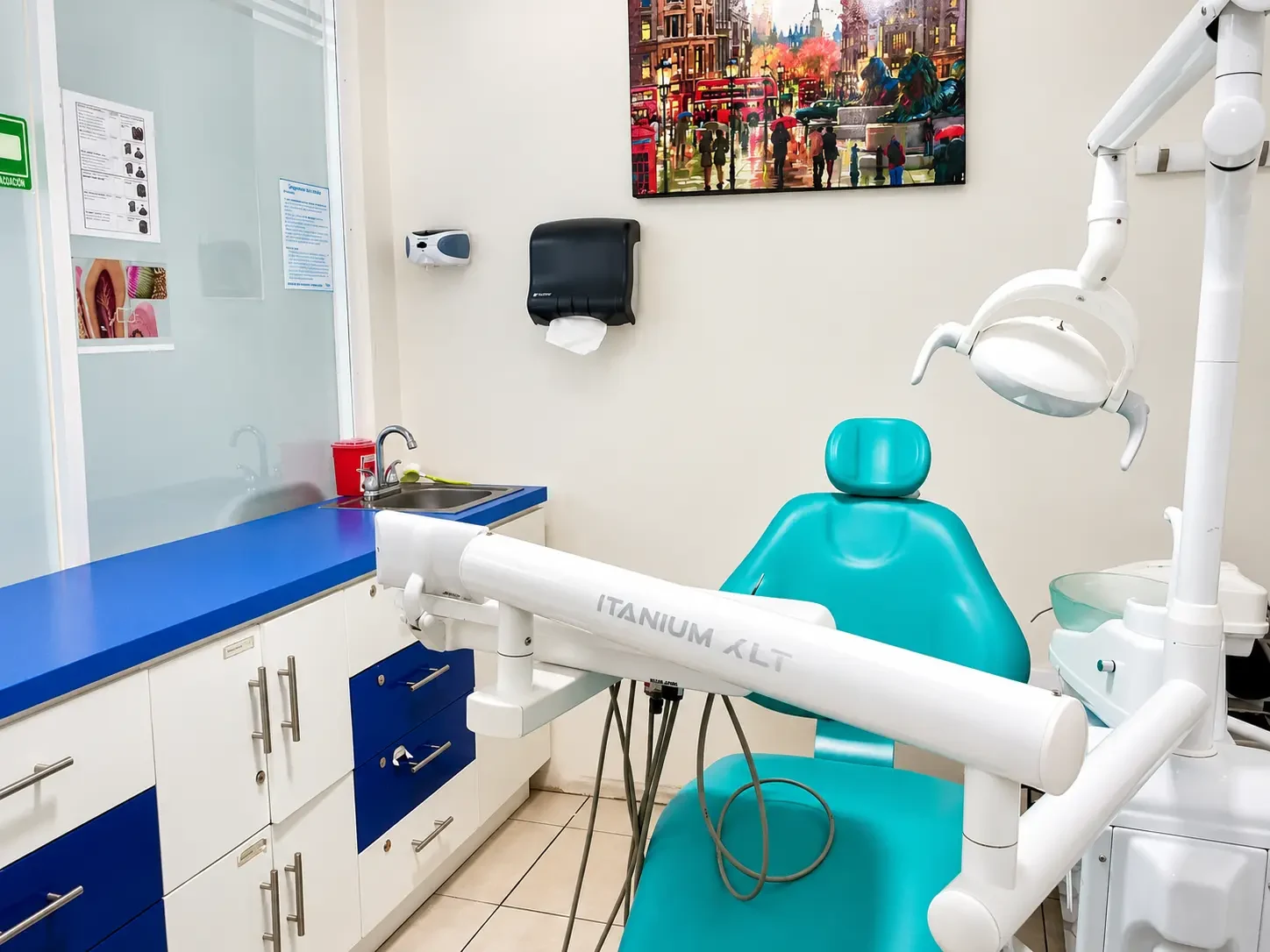 Unidad dental eléctrica y espacio de trabajo